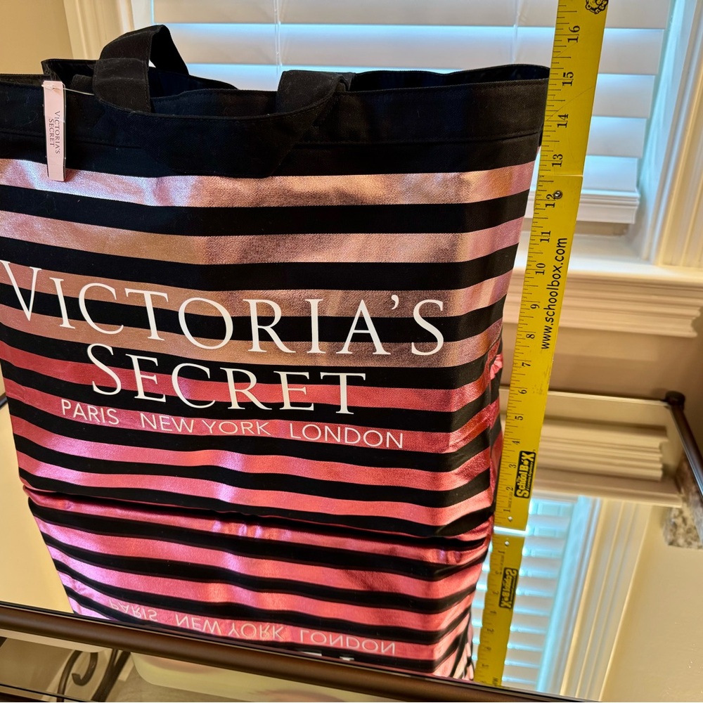 NWT Limited Edition Victoria's Secret Rose Metallic Tote - Picture 6 of 10